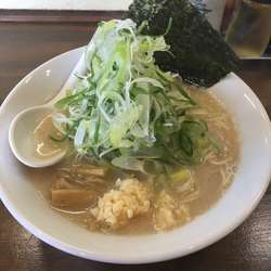 ねぎ塩とんこつラーメン + ニンニク