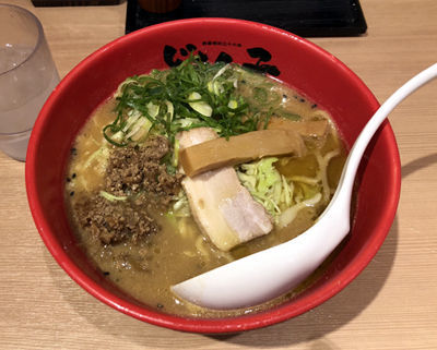 「赤練（780円）」@どさん子ラーメン 八重洲店の写真