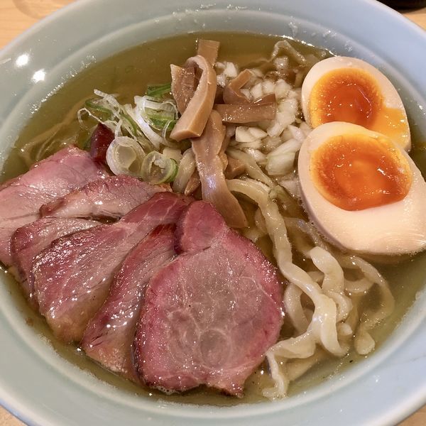 「中華そば 塩＋チャーシューちょい増し＋味玉」@中華そば 麦萬の写真