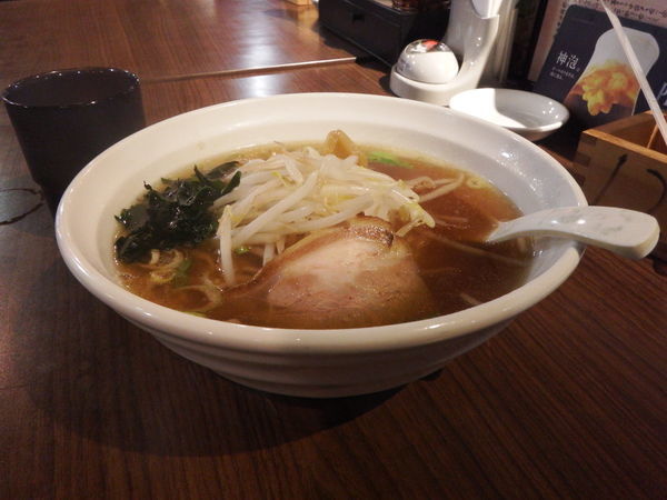 「醤油ラーメン」@中国家庭料理 你好 目黒店の写真