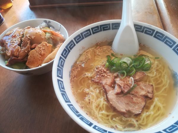 「Bセット（らーめん＋小ぶりの角煮丼）」@あすからーめんの写真