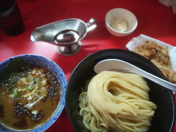「つけ麺 カレールー付き（大盛）＋魚雷の唐あげ(2個)」@つけ麺魚雷 坪井本店の写真