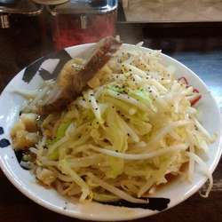 とんこくラーメン（野菜マシ、アブラマシ）