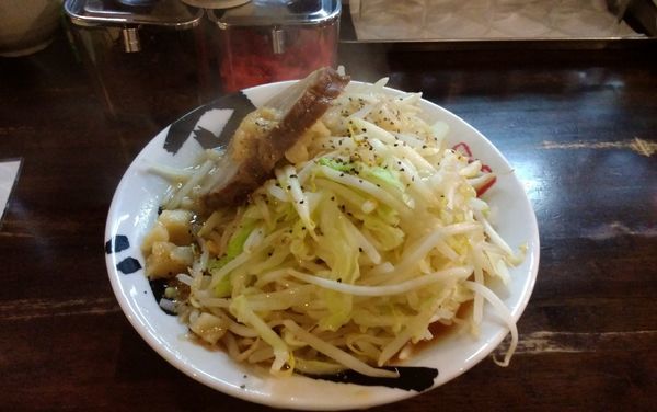 「とんこくラーメン（野菜マシ、アブラマシ）」@博多長浜ラーメン てのごい屋 稲田堤店の写真