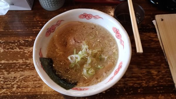 「背脂醤油らーめん（680円）」@東京背脂 銀の豚の写真