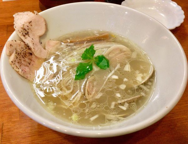 「鳥と蛤の塩ラーメン」@醤油と貝と麺そして人と夢の写真