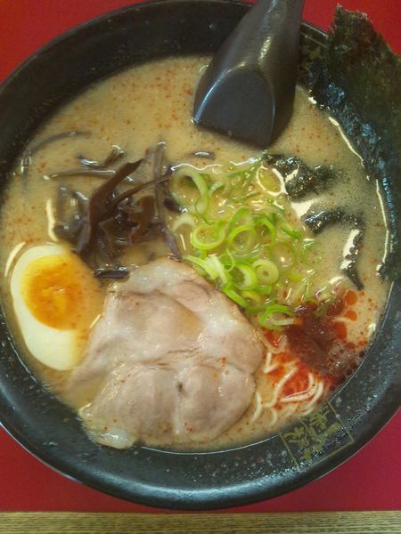 「カラ旨とんこつらーめん」@藤一番 師勝店の写真