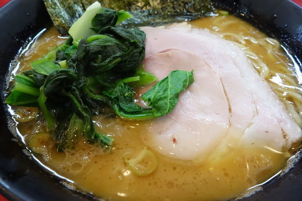 「ラーメン700円普通で」@杉田家 千葉祐光店の写真