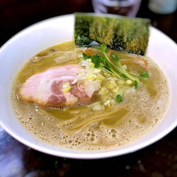 「鶏白湯×あさり節塩ラーメン」@らーめん 桐麺 本店の写真