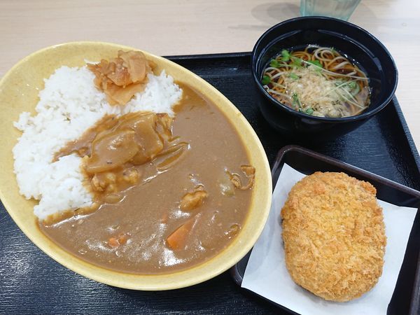 「カレーライス(小そば付)450円＋コロッケ(ｸｰﾎﾟﾝ)」@ゆで太郎 新座野火止店の写真