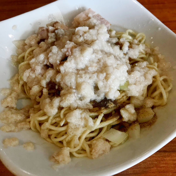 「朝の純愛（温）150円　背脂10円」@麺＆cafe Coi.Coi.の写真