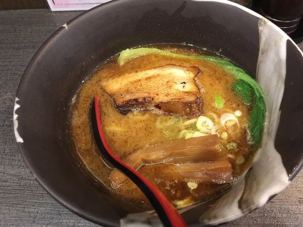 「江戸紫 らぁめん（醤油）750円」@麺屋 江戸紫の写真