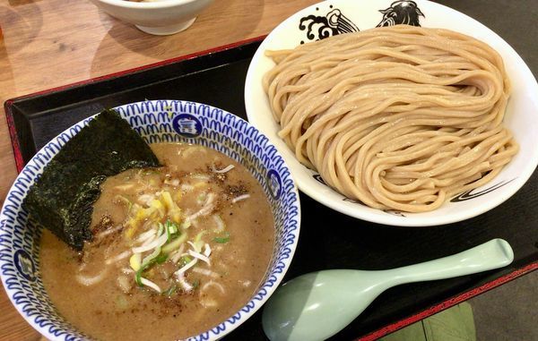 「濃厚つけ麺（大盛り）」@日本の中華そば富田 成田空港店の写真