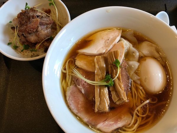 「特製鶏そば＋ミニロースト豚丼」@らぁ麺 やまぐちの写真