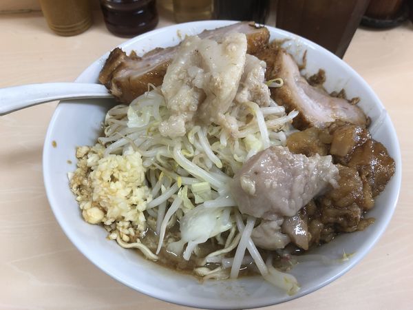 「「ラーメン」野菜少なめ、カラメ、脂、にんにく」@自家製ラーメン 大者の写真
