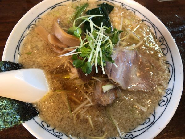 「ネギラーメン700円+背脂100円」@中華そば ほん田の写真