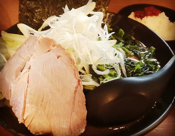 「醤油野菜ラーメン+ほうれん草マシ+ライス」@横浜家系らーめん 極楽家の写真