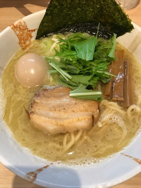 「塩らーめん＋味玉」@麺処つむじの写真