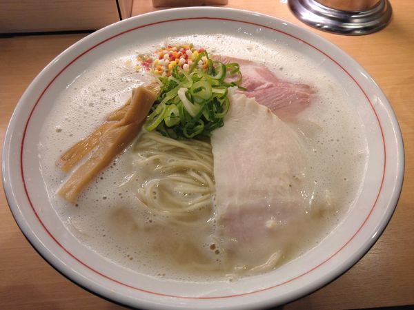 「濃厚鶏そば（大盛） ￥800」@濃厚鶏そば 葵の写真