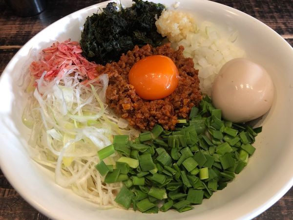 「【限定】エビ塩台湾まぜそば850円、味玉」@麺や 結の写真