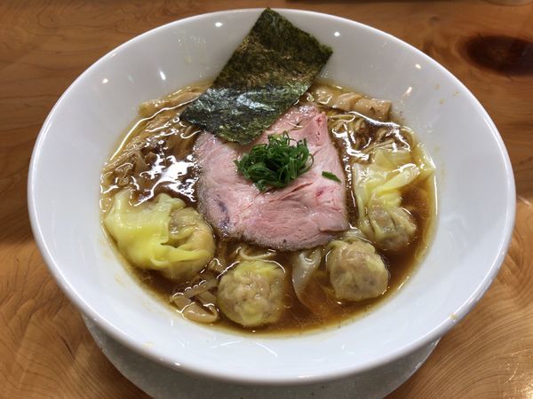 「わんたん醤油」@麺屋BISQの写真