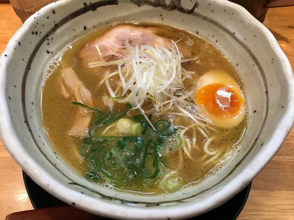 「煮干し香るらぁ麺 680円」@麺匠たか松 本店の写真
