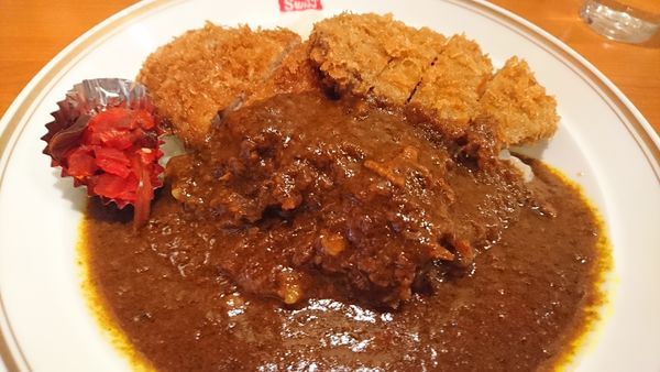 「Wカツカレー（ポーク、ビーフ）」@銀座スイスの写真