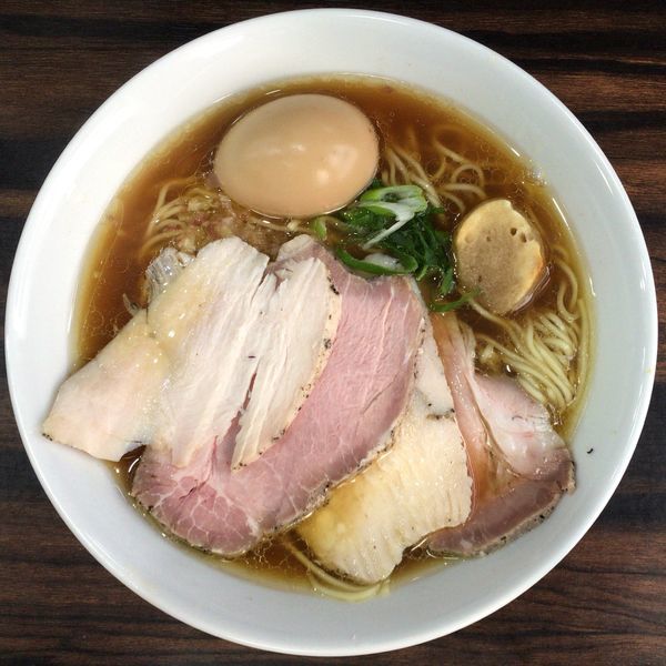 「アジ煮干中華そば＋肉増し＋懐かしの固ゆで玉子」@中華そば 梟の写真