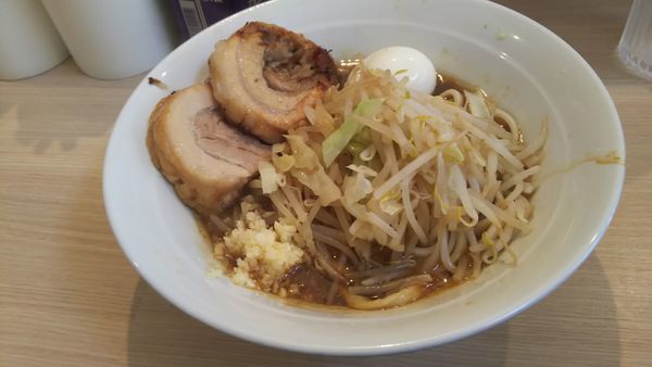 「ラーメン(ニンニク)＋玉子」@麺屋 味方の写真