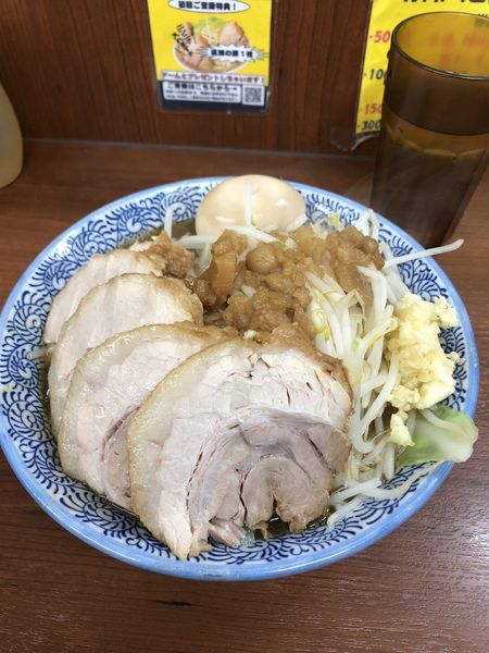 「小ぶた+味玉(ニンニクアブラ)」@立川田田の写真