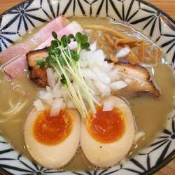 特製鶏白湯煮干しそば