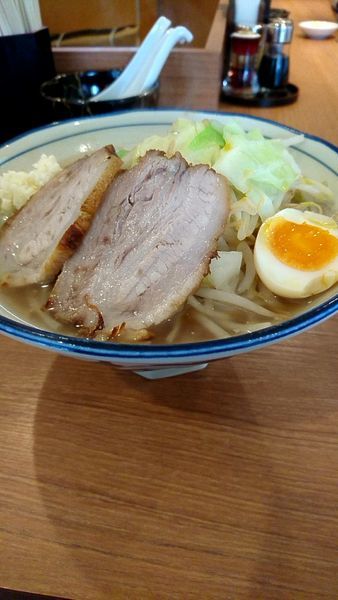 「醤油とんこつ790円大盛ランチ無料野菜脂増し」@らーめん勇の写真