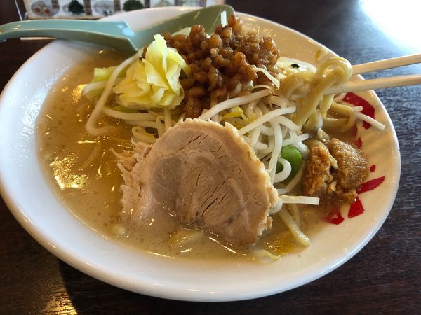 「豚山  880円」@横浜家系ラーメン 吟家 花見川店の写真