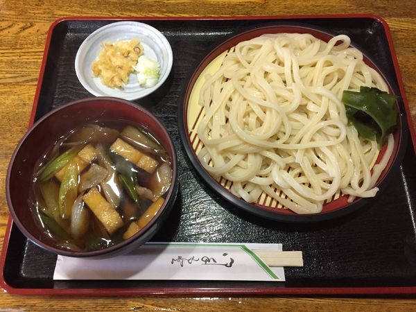 「肉汁うどん¥600+瓶ビール¥550」@真の写真