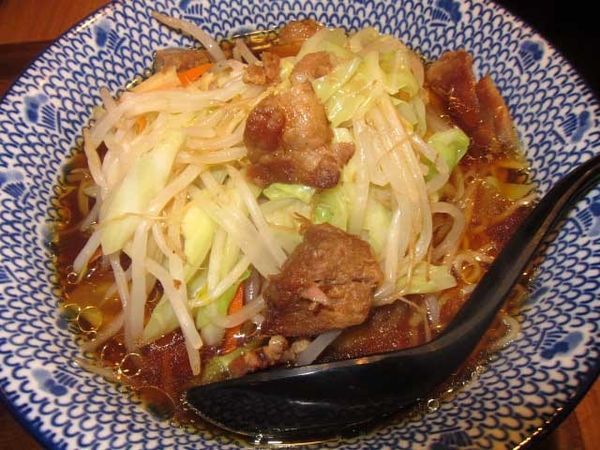 「とんさいらーめん醤油　740円」@麺処直久 新橋店の写真