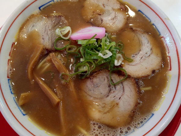 「中華そば」@丸高中華そば 神戸二宮店の写真