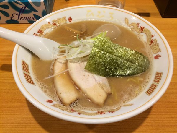 「旭川醤油らぁ麺」@北海道らーめん ひむろ 大宮店の写真