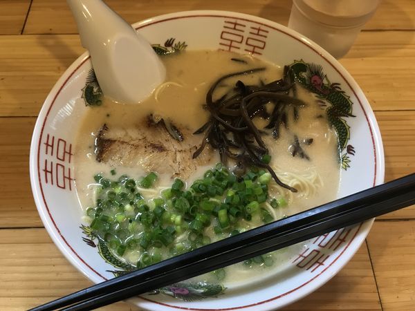 「博多豚骨ラーメン【590円】」@コハクノトキの写真