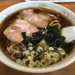 醤油ラーメン 中盛り750円