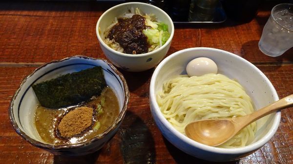 「濃厚つけめん味玉のせ（950円）＋カレージロベジ（100円）」@麺処 井の庄 立川店の写真