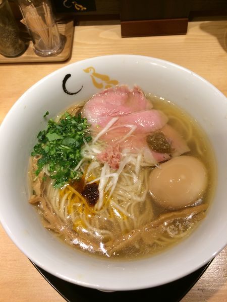 「味玉塩そば1000円」@SOBAHOUSE 金色不如帰 新宿御苑本店の写真