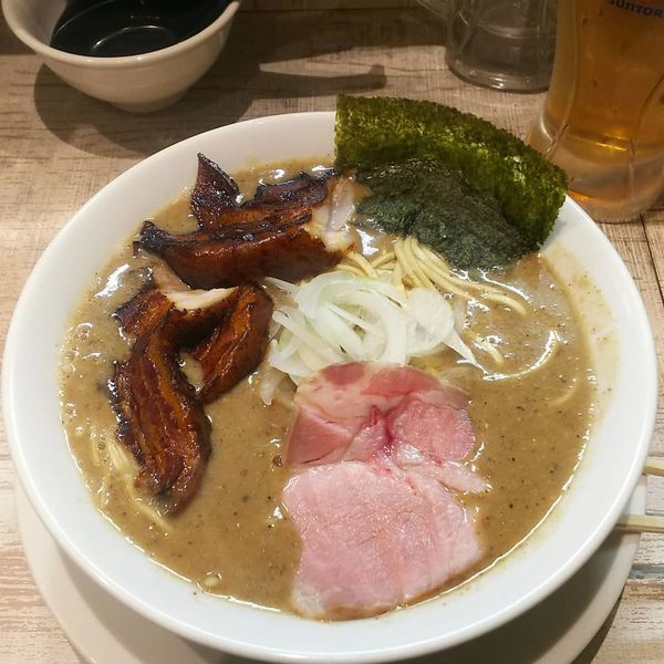 「特濃煮干ラーメン800円+ウーロンハイ450円」@麺garage 肉ヲ見ルの写真