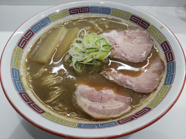 「煮干鰮豚骨らーめん」@煮干鰮豚骨らーめん 嘉饌の写真