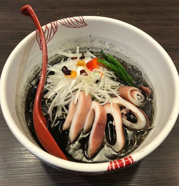 「[限定] にぼしといかすみの和えそば」@麺処 あす花の写真