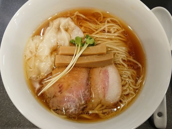 「鶏そば＋鶏ワンタン」@らぁ麺 やまぐちの写真