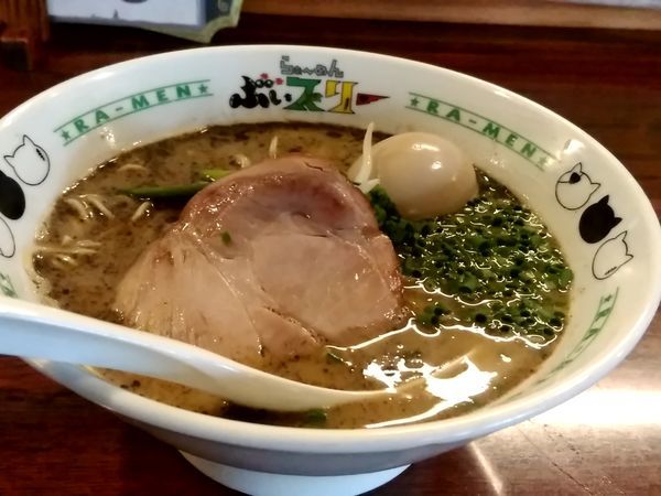 「ラーメン(並盛・150g)650円」@らぁ〜めん ぶぃスリーの写真