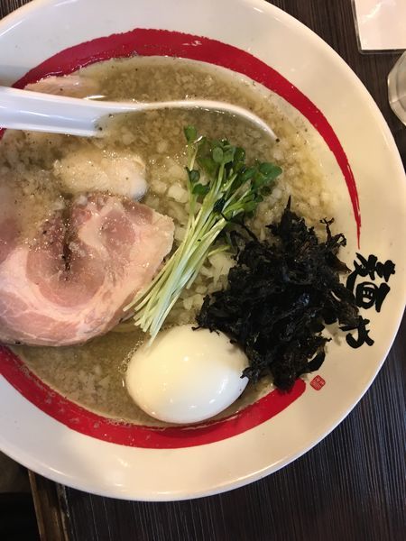 「【限定】味玉背脂生姜煮干そば」@麺や でこの写真