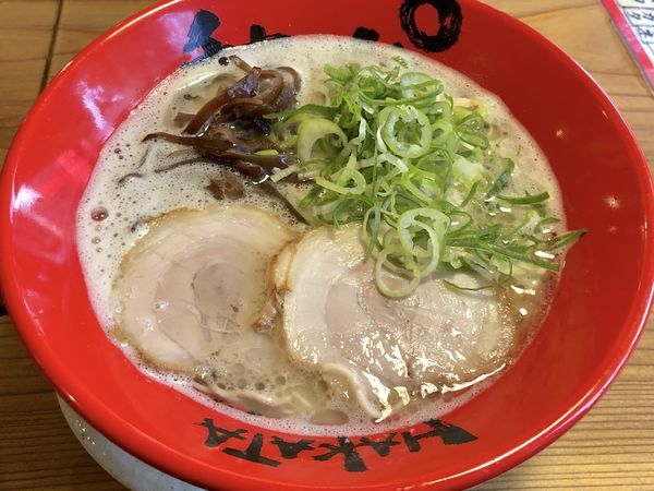 「博多豚骨ラーメン」@HAKATAラーメン チカッパの写真