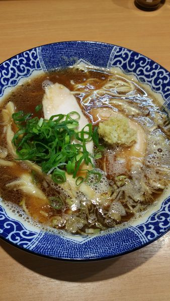 「中華そば黒だし」@中華そば 虎桜の写真