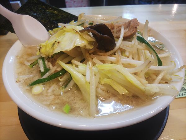 「野菜たっぷりラーメン790円」@ラーメンショップ椿 大玉店の写真